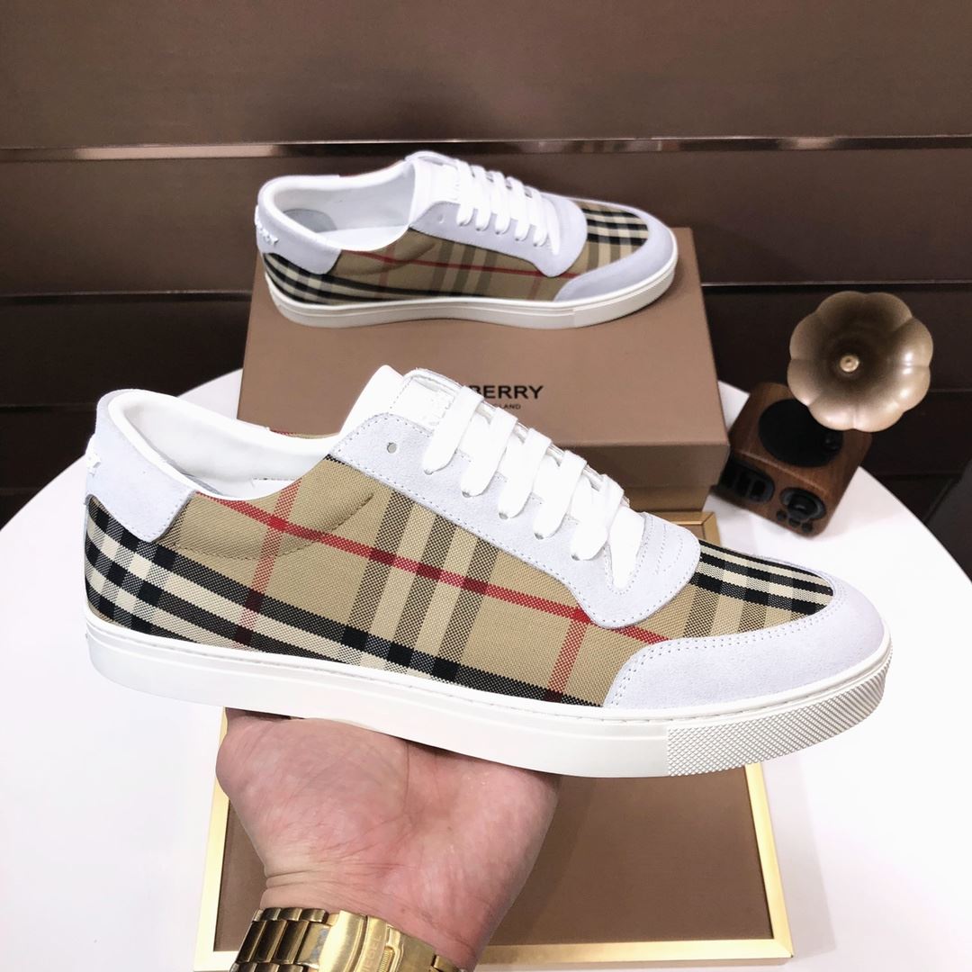 Burberry Low Shoes